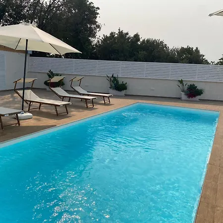 Mania Ferienhaus Sampieri