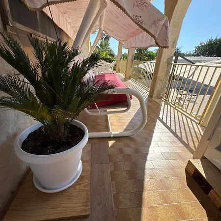 Mania Ferienhaus Sampieri